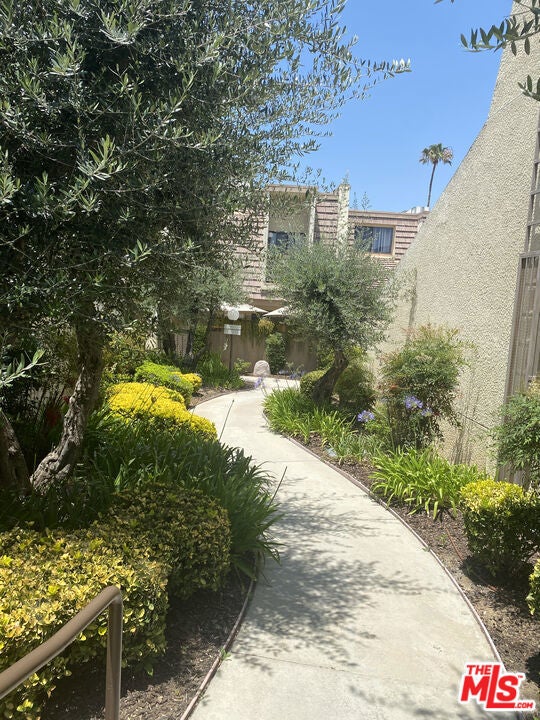 Photo of Listing #25556819