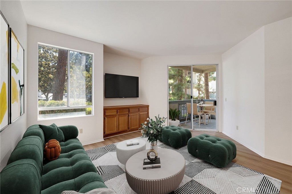 Photo of Listing #SB25143790