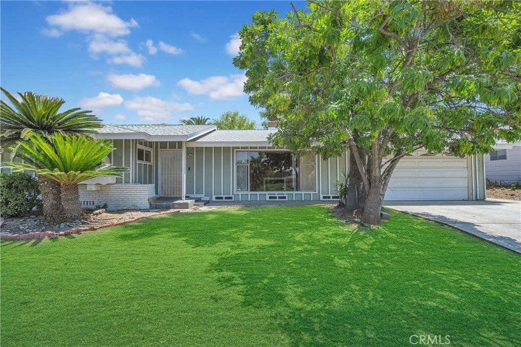 Photo of Listing #IV25143307