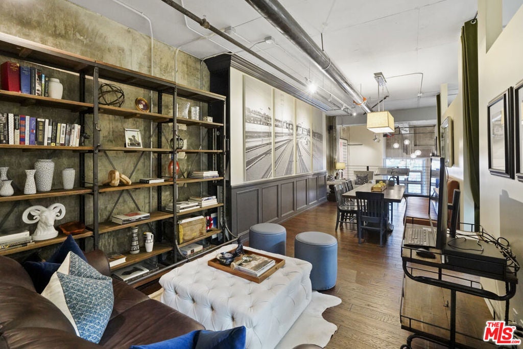 Photo of Listing #25547325