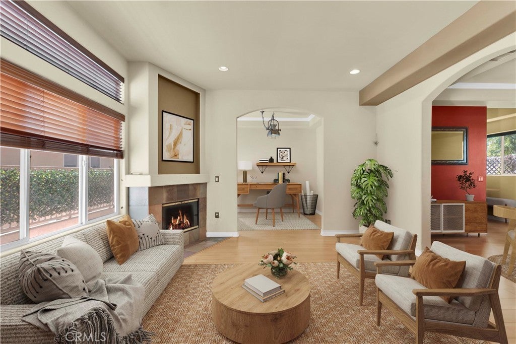 Photo of Listing #SR25144095