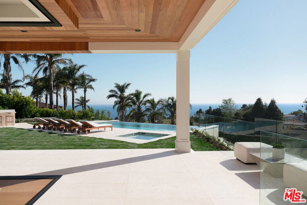 Photo of Listing #25537675