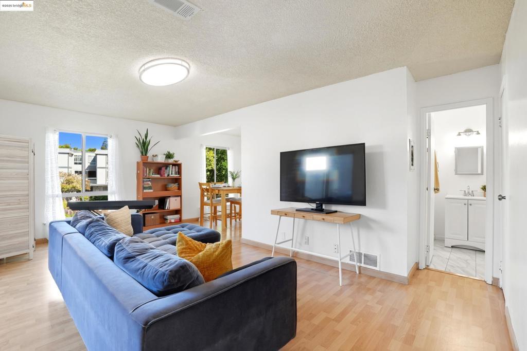 Photo of Listing #41103411