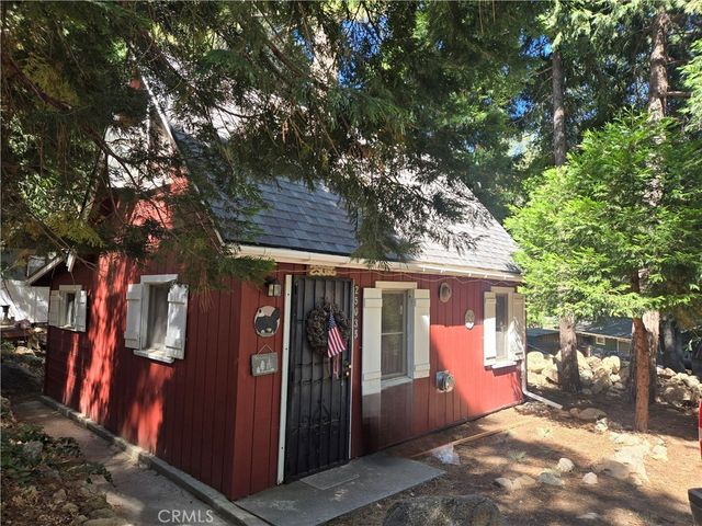 25035 Moon Drive, Crestline