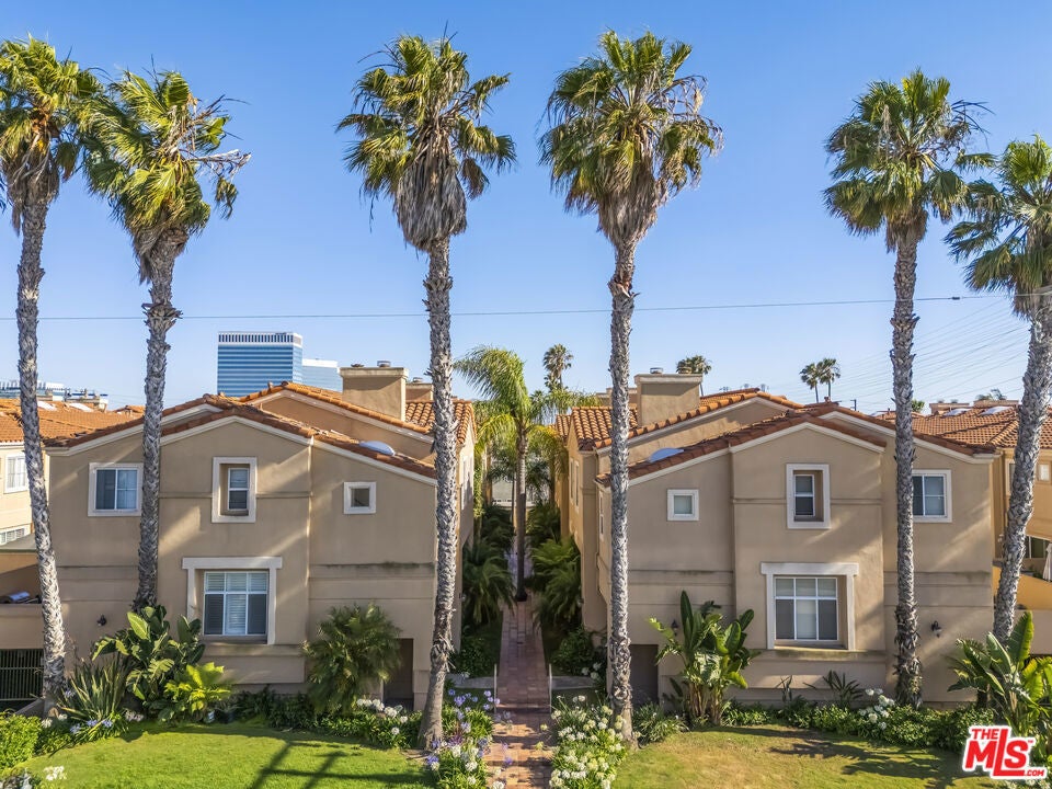 1630 E Palm Avenue 5