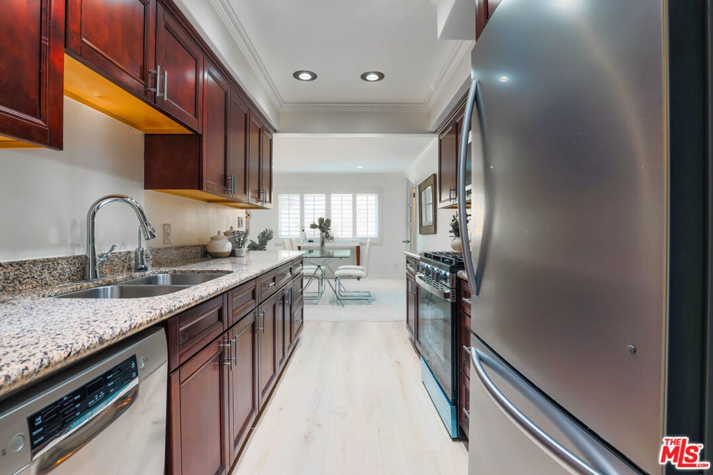 Photo of Listing #25560335