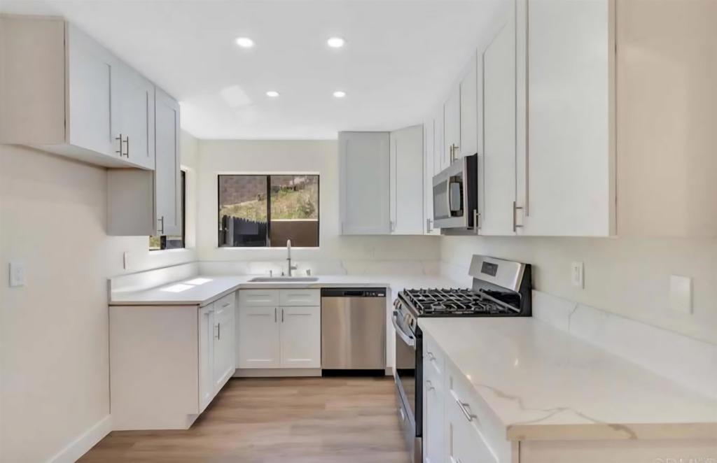 Photo of Listing #PTP2505012