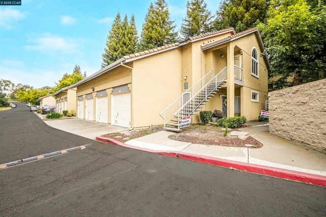 1407 Forest Run, Hercules