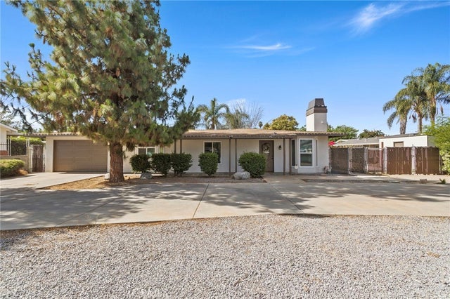 1443 Devonshire Avenue, Hemet