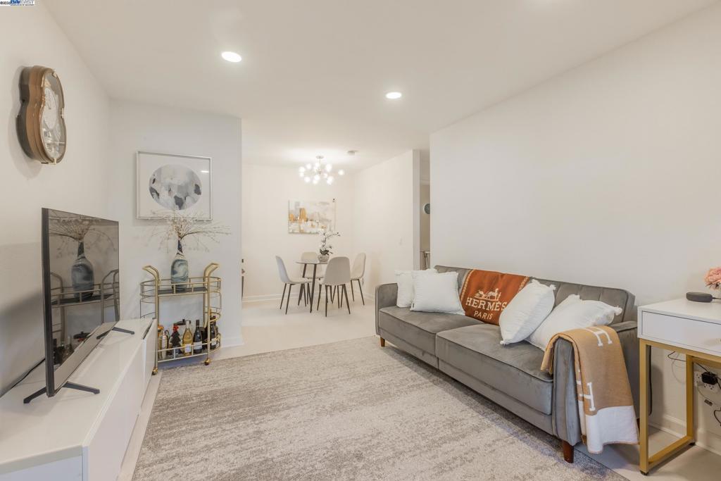 Photo of Listing #41103715