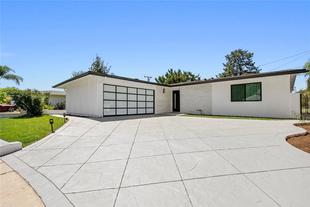 Photo of Listing #SR25150600