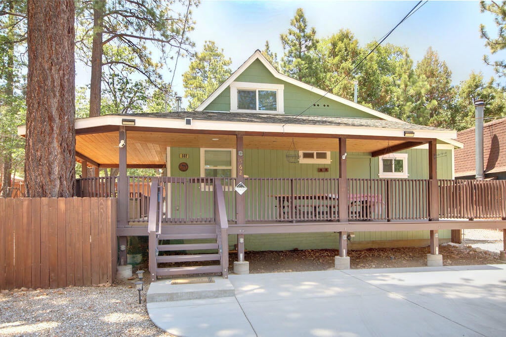 Listing photo for 562 Vista Avenue, Sugarloaf, CA, Cabin home for sale