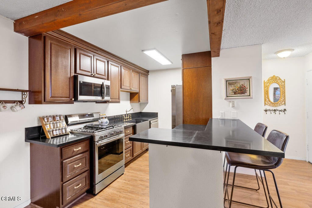 Photo of Listing #V1-30956