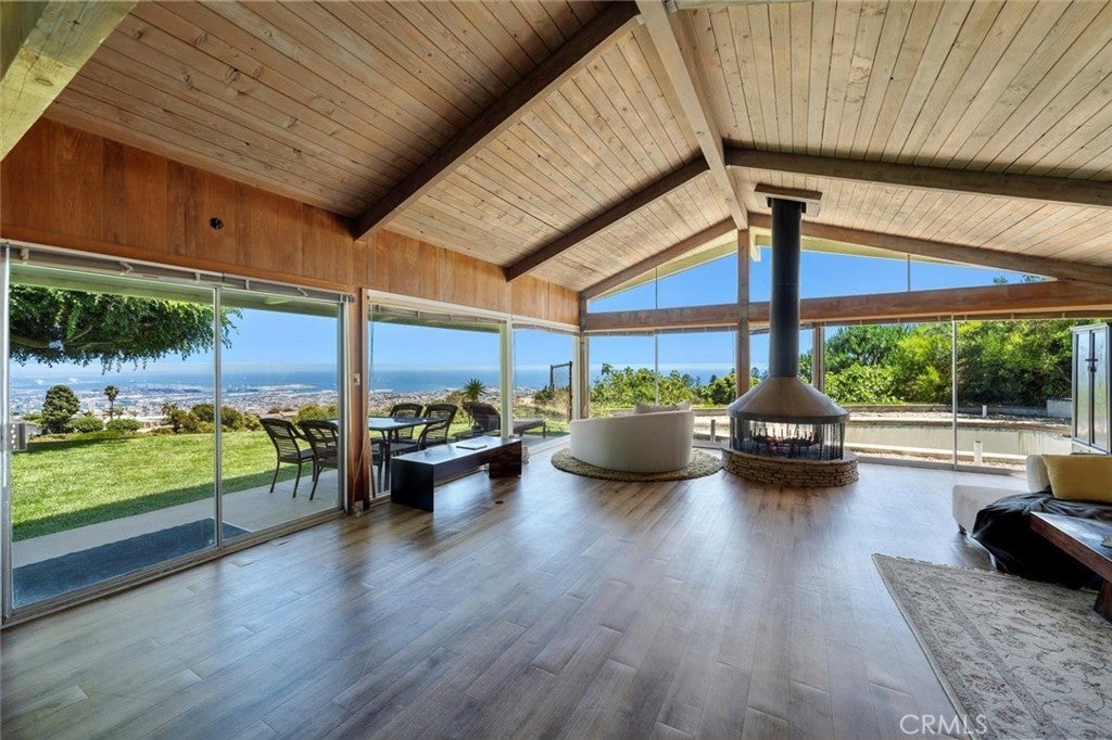 Photo of Listing #SB25150818