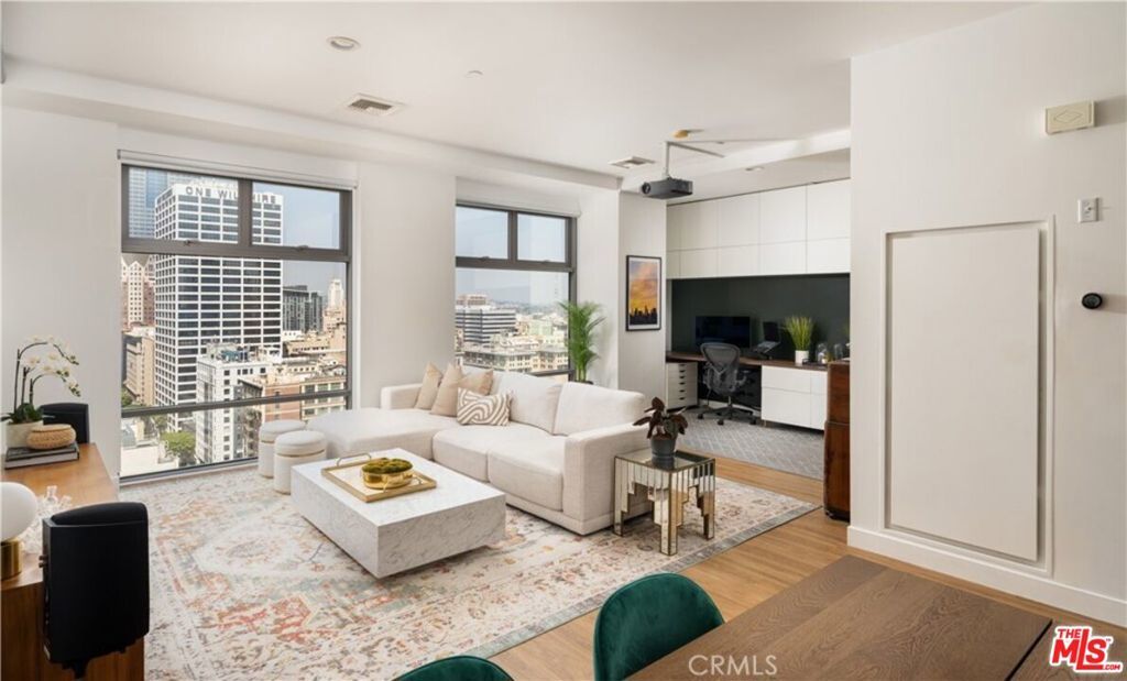 Photo of Listing #25558145