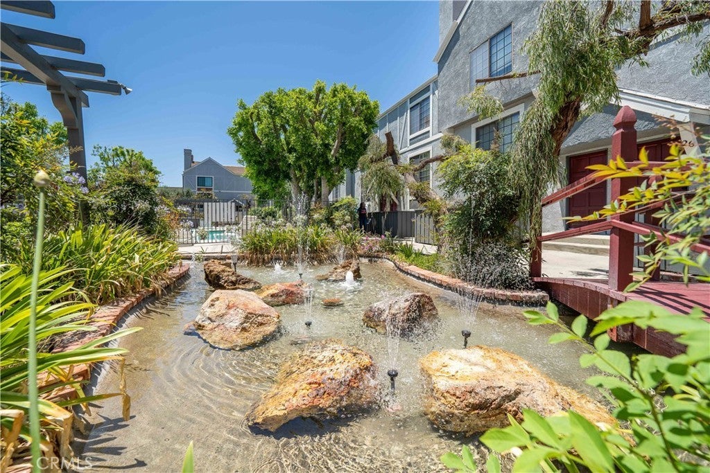 Photo of Listing #SR25151276