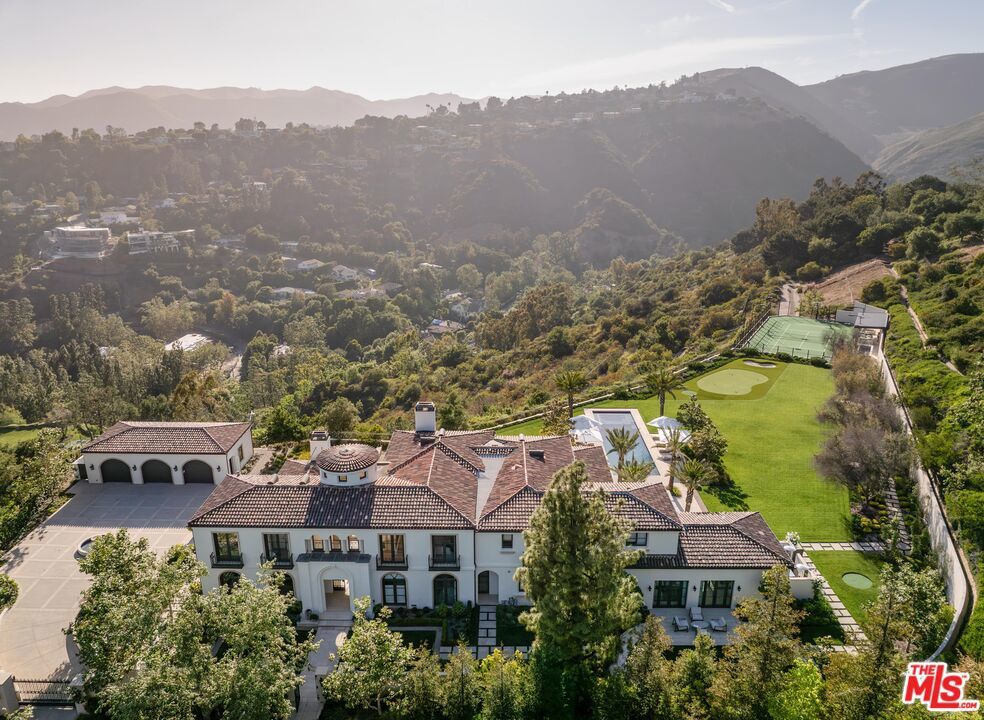 Photo of Listing #25561595