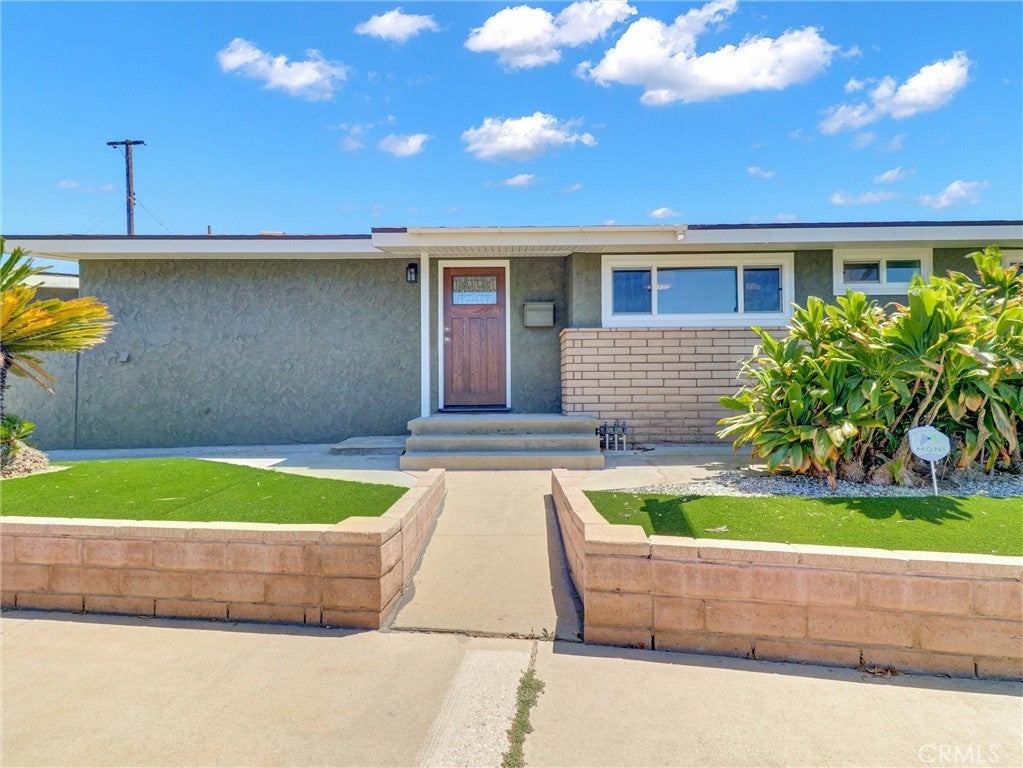 2310 W 169th Place