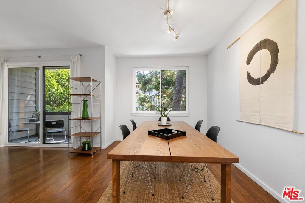 Photo of Listing #25557355