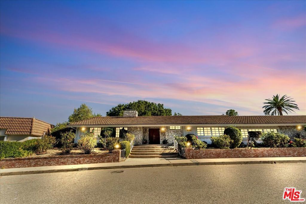 Photo of Listing #25561129