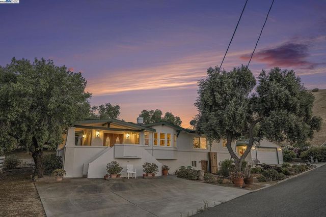 5799 Nortonville, Pittsburg