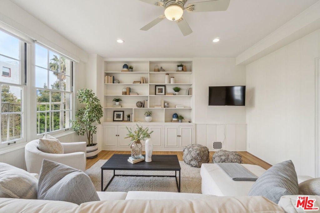 Photo of Listing #25562347