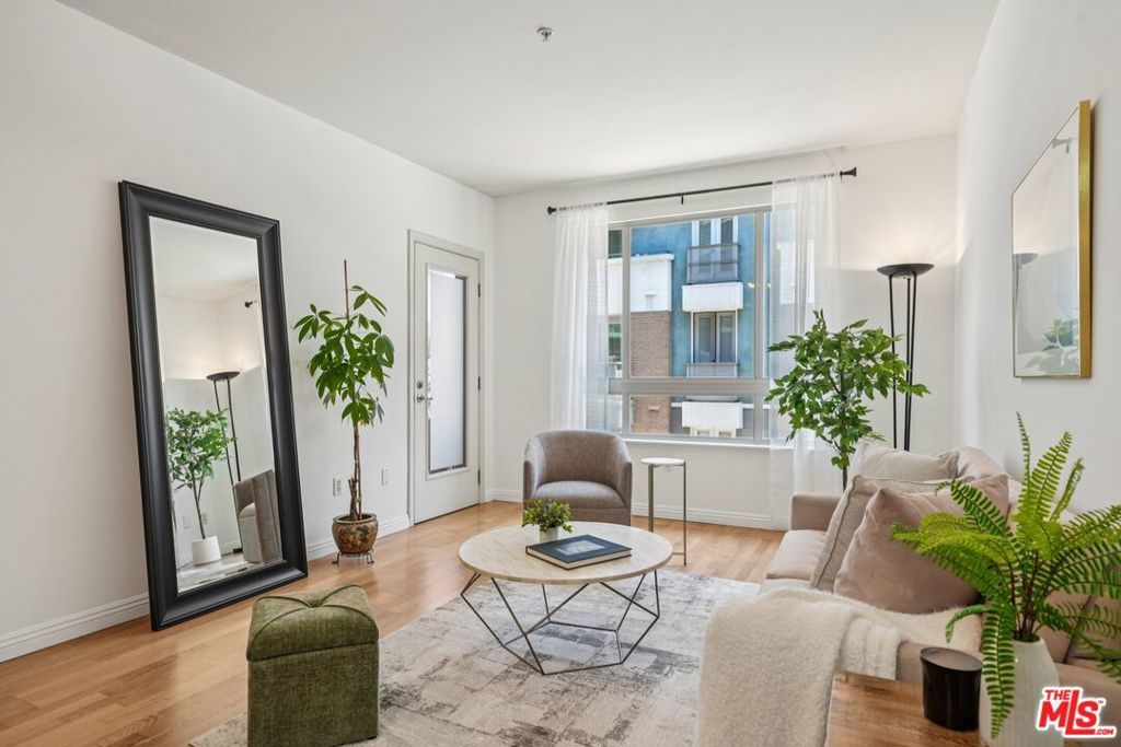 Photo of Listing #25533351