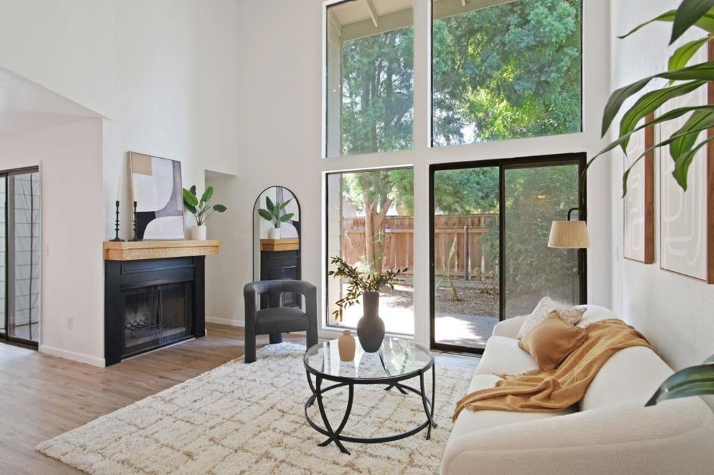 3350 M Street 30, Merced