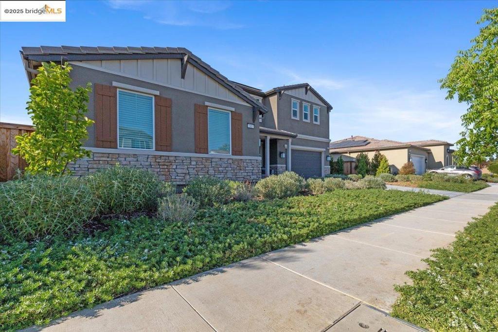 181 Raven Cir, Brentwood