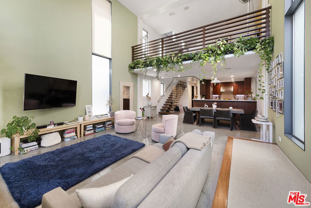 Photo of Listing #25562971