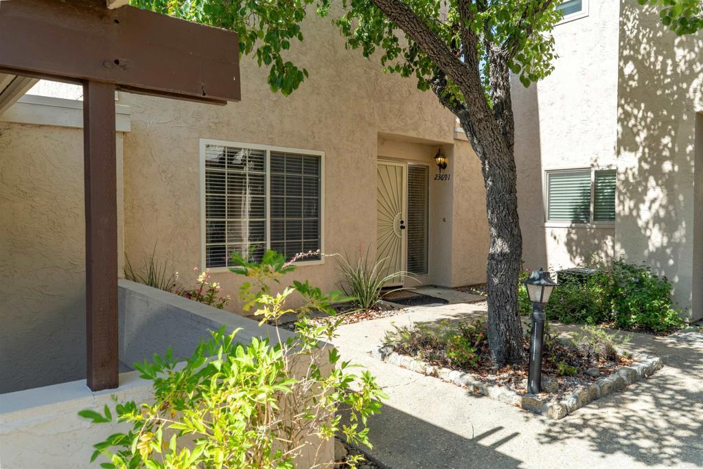 Photo of Listing #PTP2505180