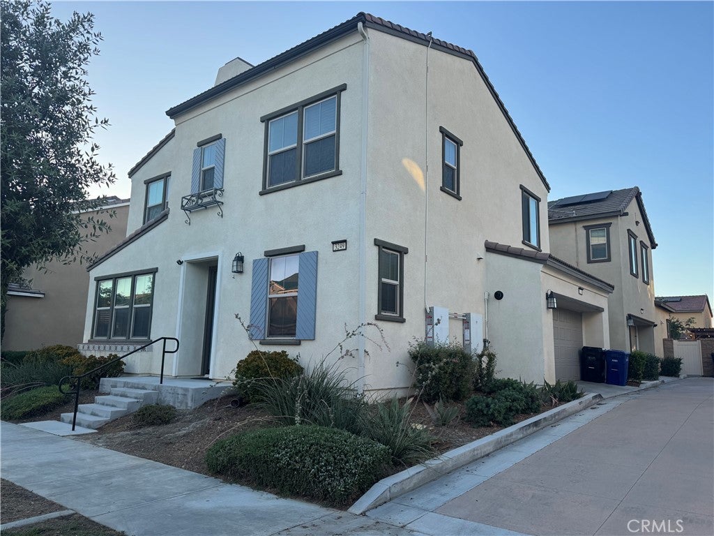 Photo of Listing #IV25154735