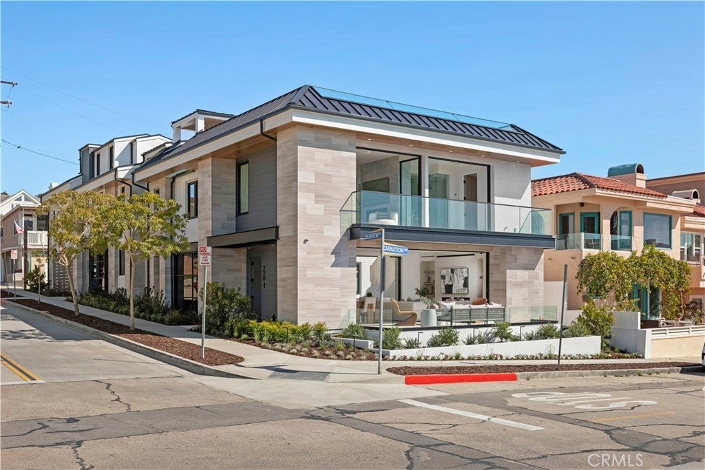 220 Carnation Ave., Corona Del Mar