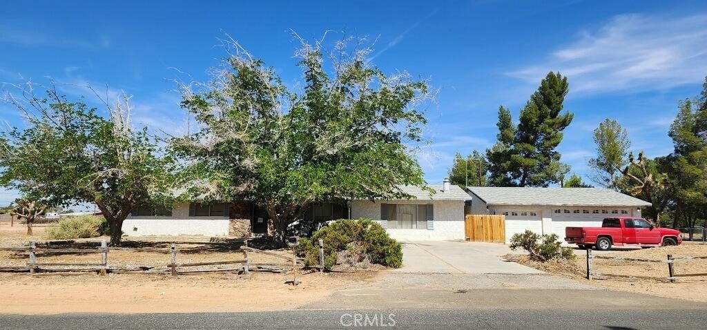 Photo of Listing #IV25153917