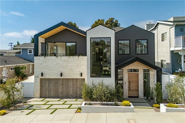 1137 9th Street, Hermosa Beach.