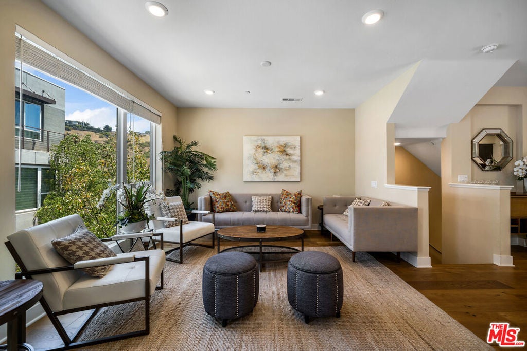 Photo of Listing #25564717