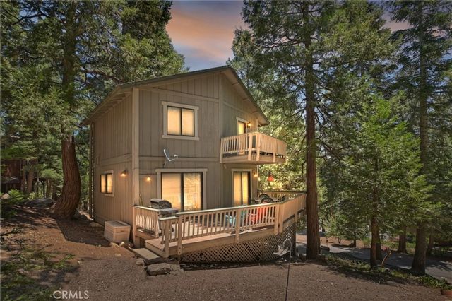 305 Cedarbrook Drive, Twin Peaks