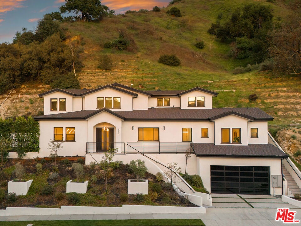 Photo of Listing #25563891