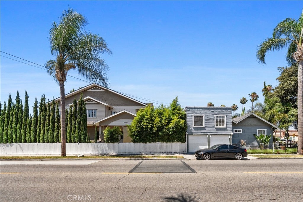 930 Birch Street, Santa Ana