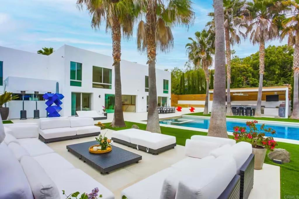 Photo of Listing #PTP2505427