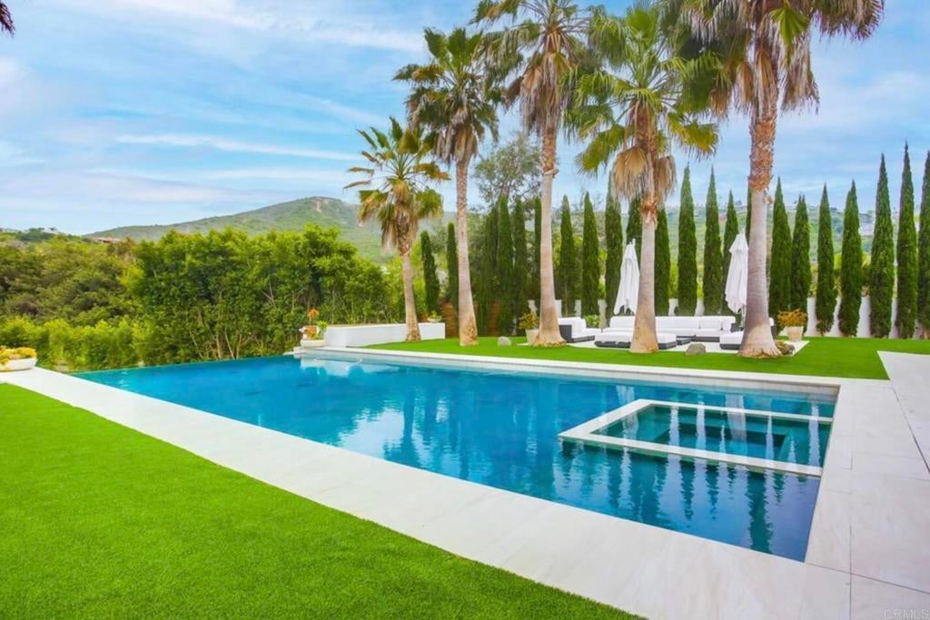 Photo of Listing #PTP2505427