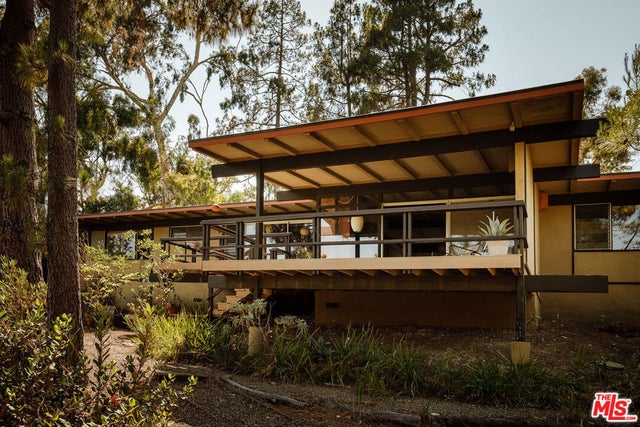 2 Seahurst Road, Rolling Hills Estates.