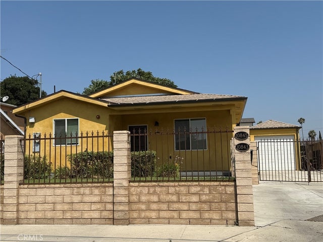 10845 Vinedale Street, Sun Valley