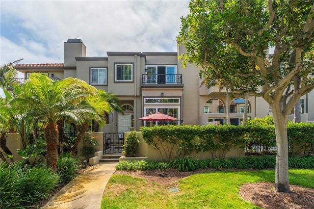 19322 Archfield Lane, Huntington Beach