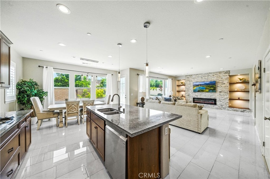 Photo of Listing #SW25158209