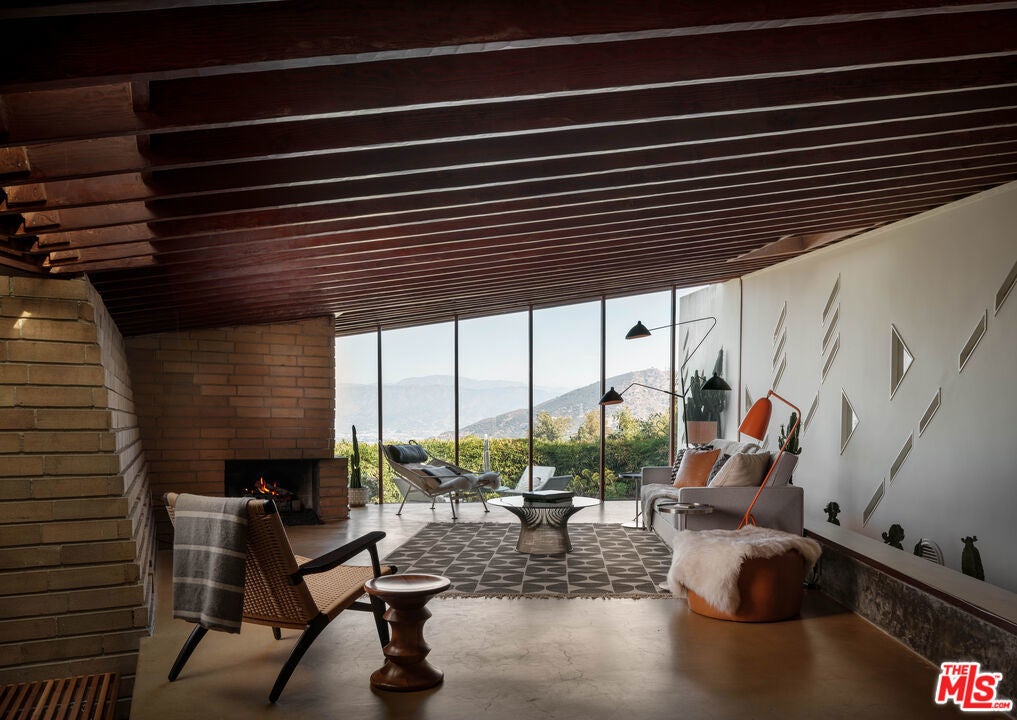 Photo of Listing #25567197