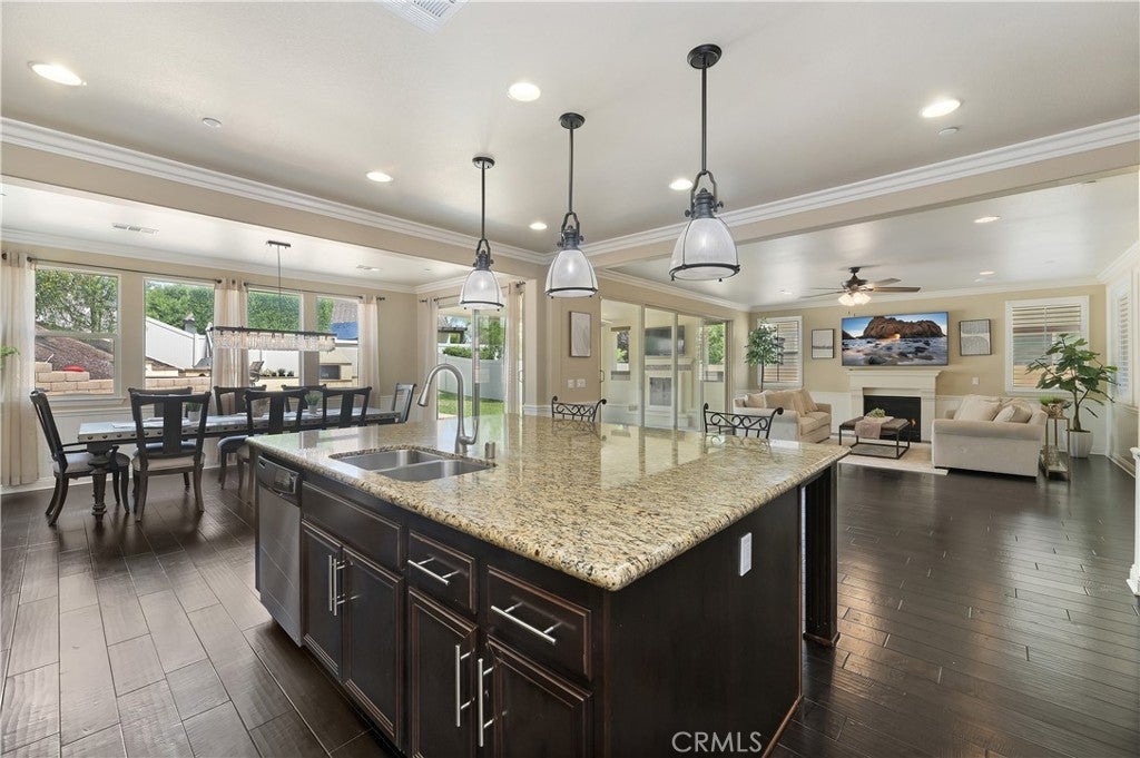 Photo of Listing #SW25162399