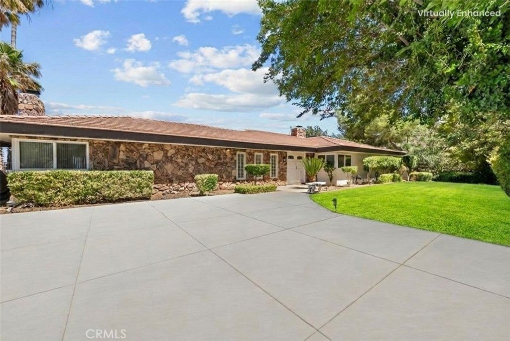 Photo of Listing #SR25151976