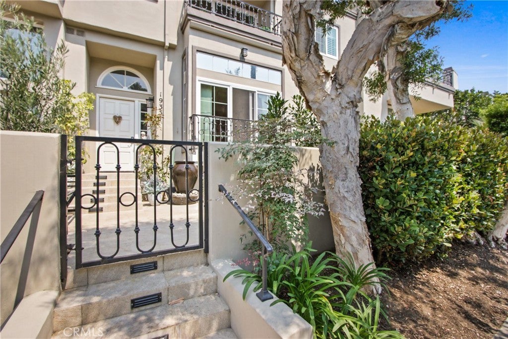 Photo of Listing #RS25163101