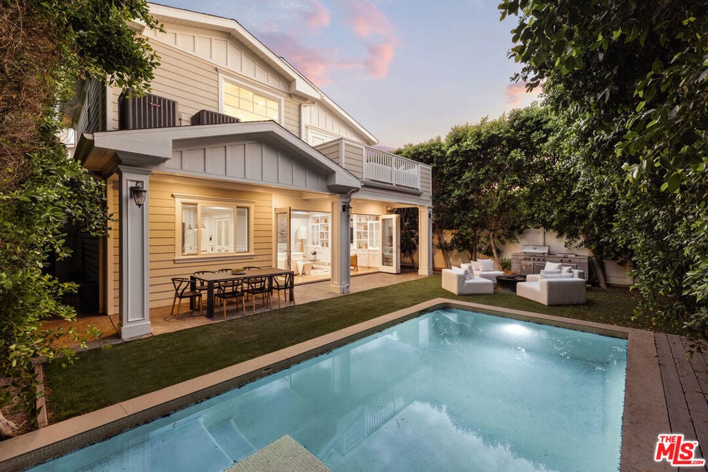 Photo of Listing #25567893